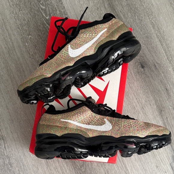 Nike Vapormax Colorful Knit Sneakers